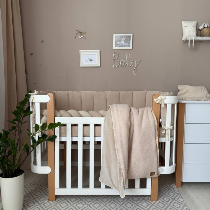 Protectie laterala patut bebe din muselina – Buline bej (3)